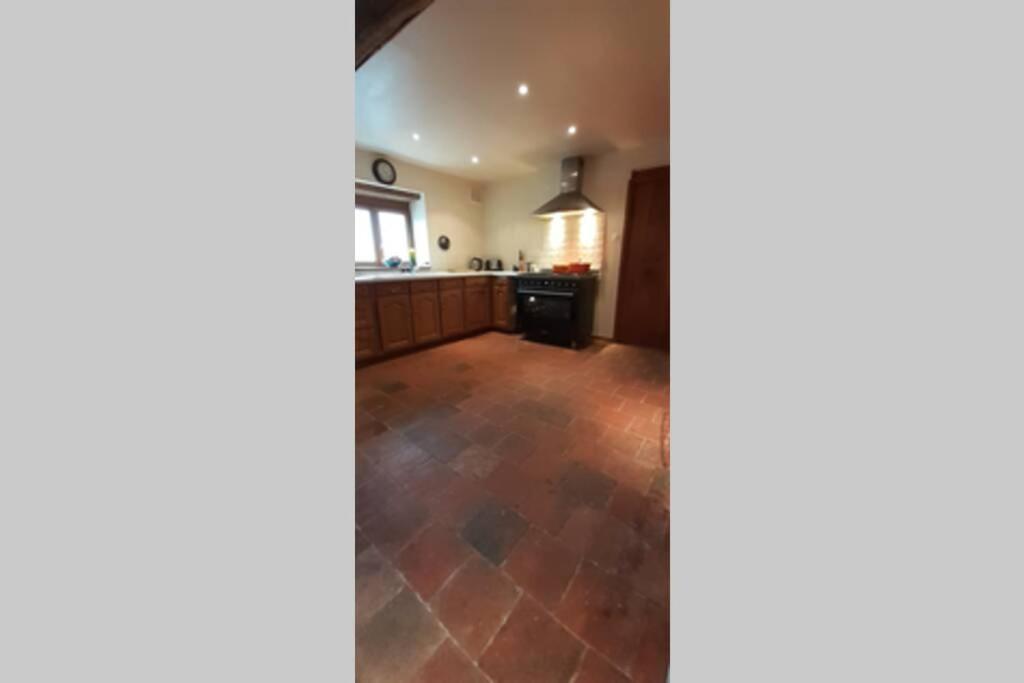 Private Farmhouse For Six In The Countryside Saint-Pierre-sur-Orthe Kültér fotó