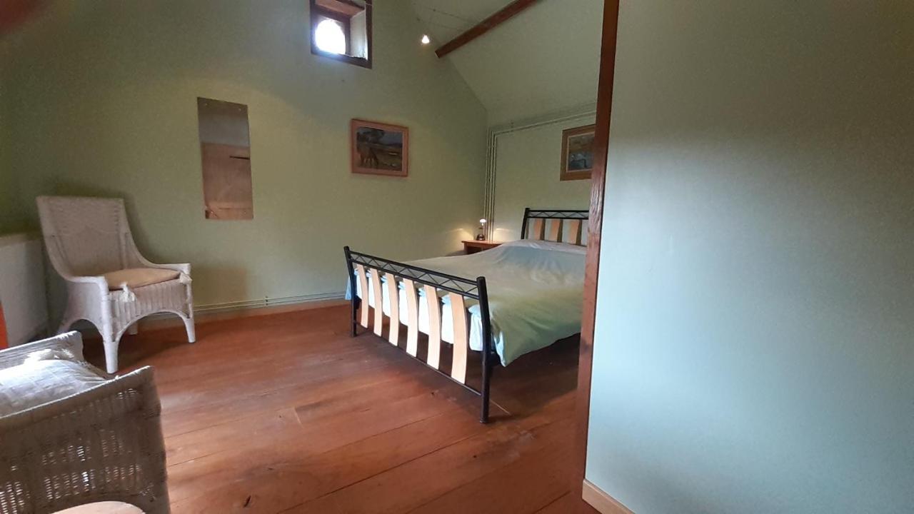 Private Farmhouse For Six In The Countryside Saint-Pierre-sur-Orthe Kültér fotó