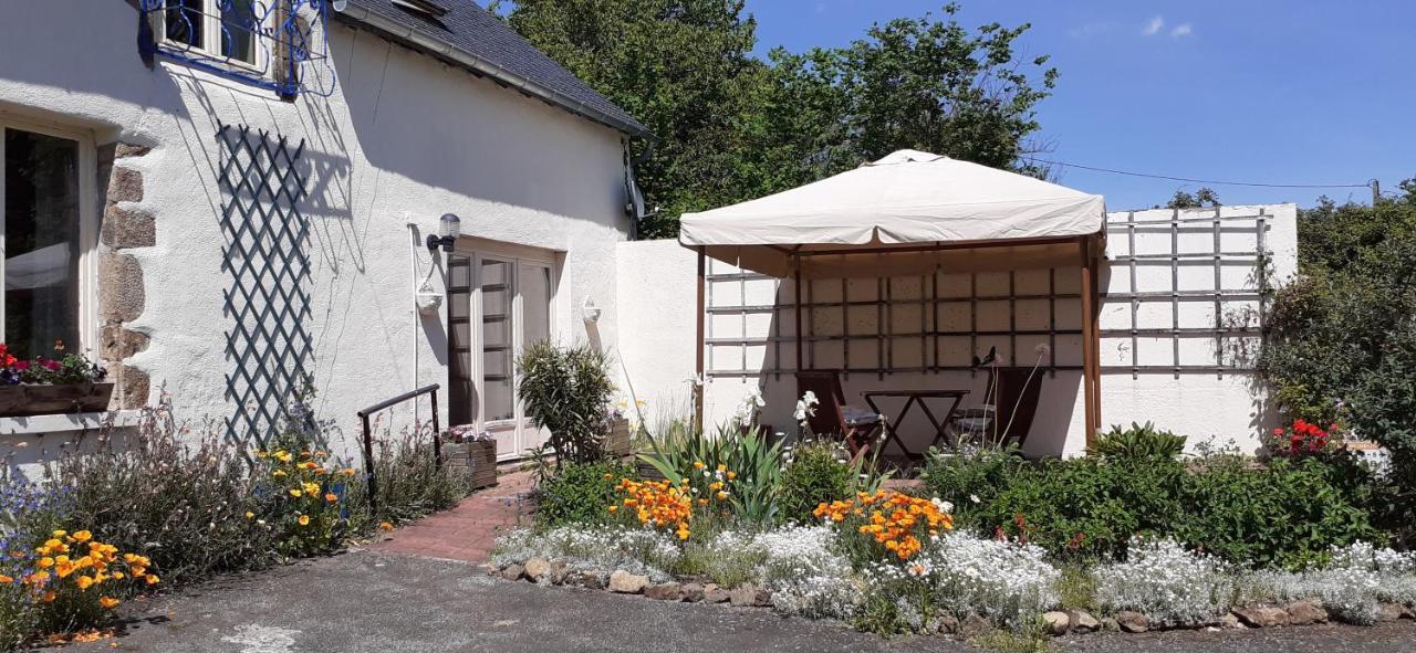 Private Farmhouse For Six In The Countryside Saint-Pierre-sur-Orthe Kültér fotó