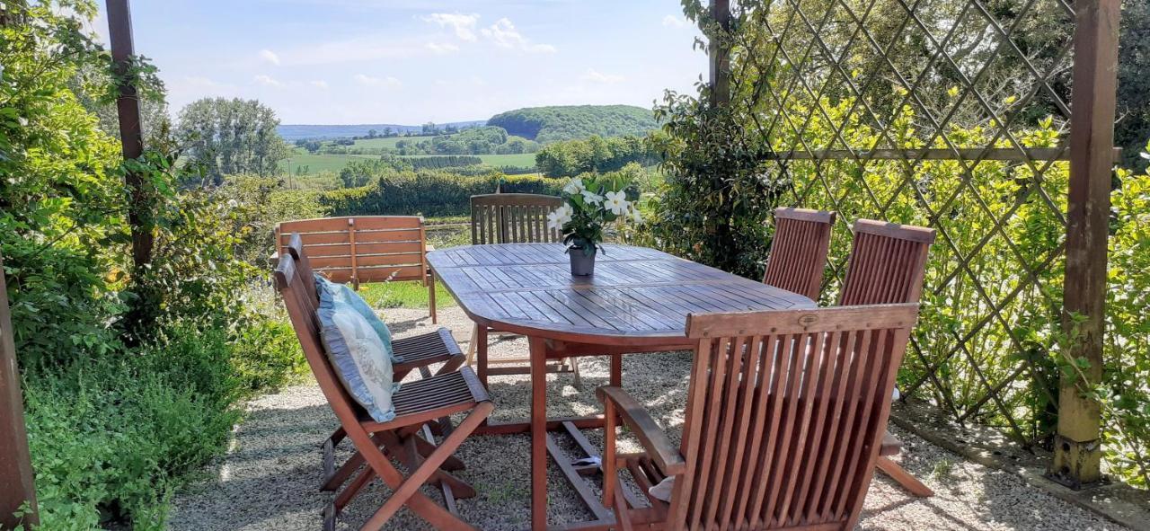 Private Farmhouse For Six In The Countryside Saint-Pierre-sur-Orthe Kültér fotó
